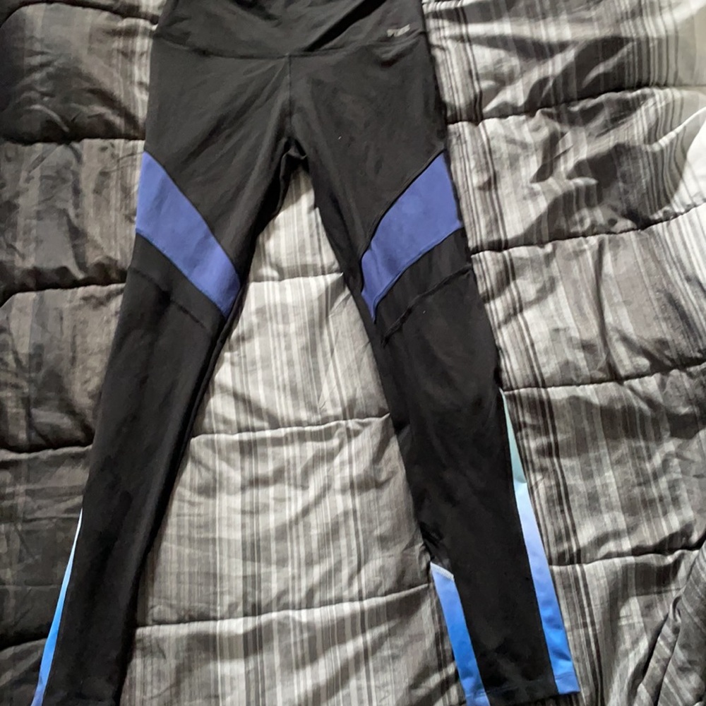 Victoria Secrets Ultimate Pink leggings